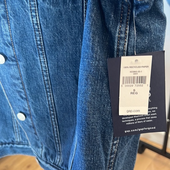 Oversized Women’s Gap Sherpa Lined Denim Trucker Jacket Size S NWT 💙💙 - Picture 4 of 6